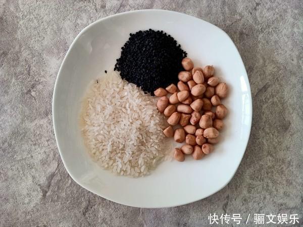 沒有吃過這道“養生米糊”,一定試一試,常吃頭發又黑又亮