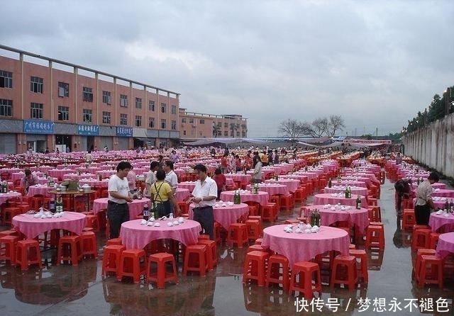 难得一见的乡村酒席,场面震撼