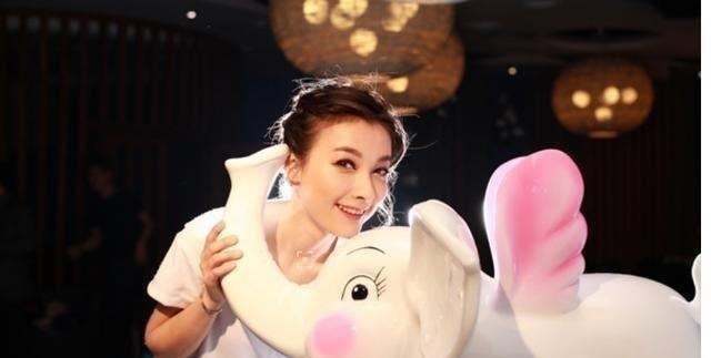 |吴昕说自己是校花,惹来无数笑话,晒出大学照片后,打脸很多人