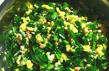 拌韭菜馅,料子无需放太多!这3样就足够,鲜香嫩滑还不出水