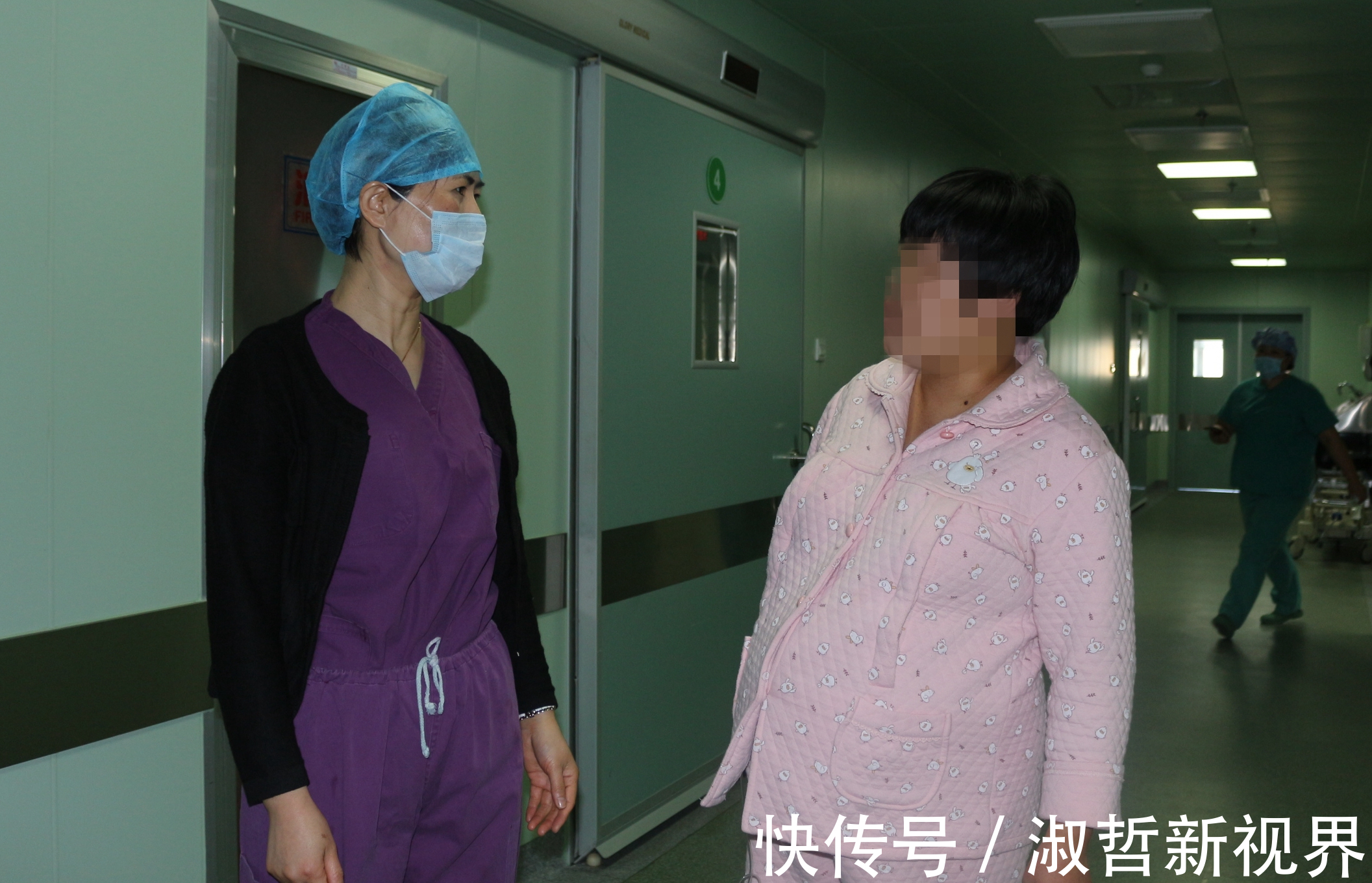 奶奶|44岁妈妈遛娃偶遇44岁奶奶,差距不是一星半点,带娃本质不同