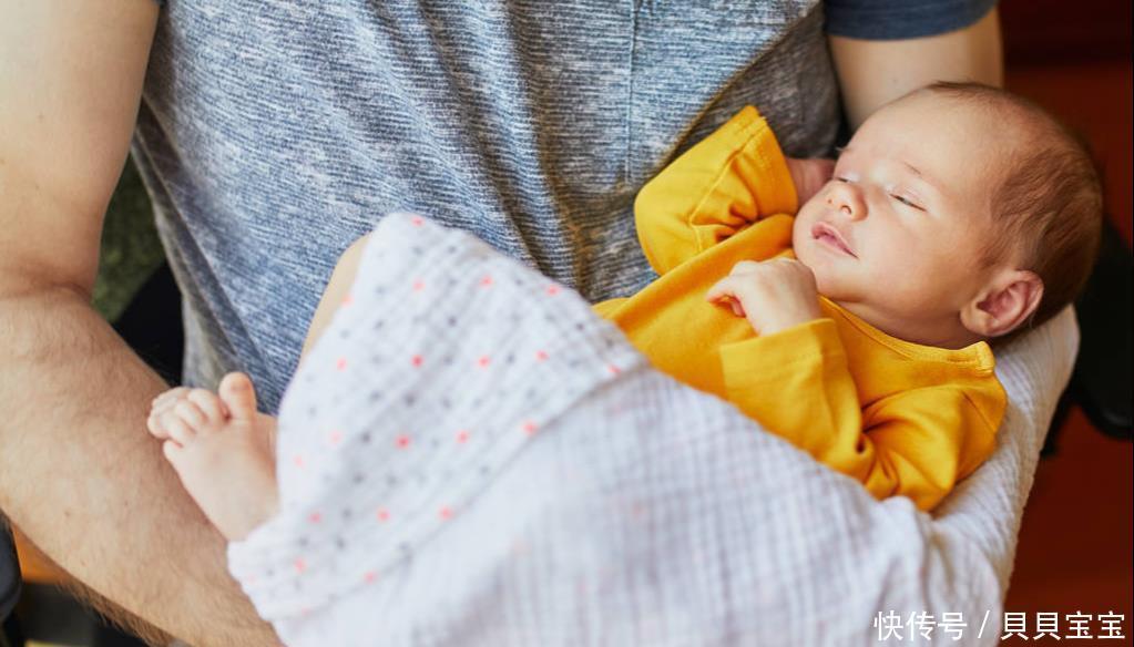好处|宝宝从小“经常抱”和没人抱,长大后有差距,适当抱孩子好处多