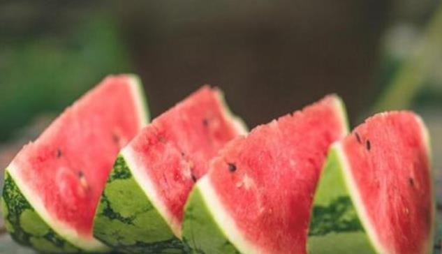 月子|女人坐月子不想留病根,最好别碰这4种食物,第二种亲妈都做错