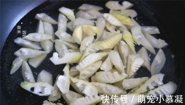 焯水|这汤太鲜了，三种食材一锅炖，不放一粒盐，现在喝正当时