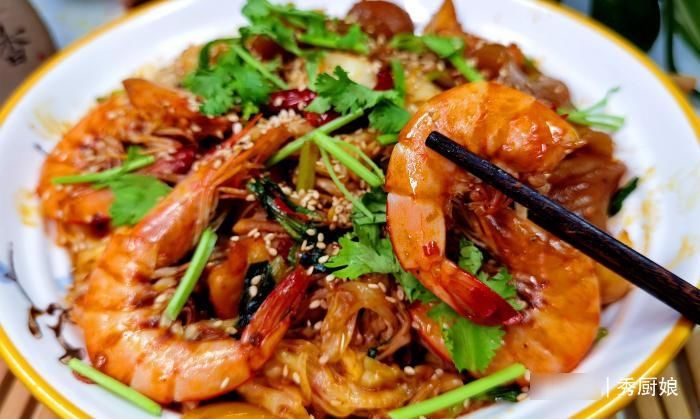 开胃|天热，我家最馋这一锅，荤素搭配营养全，香辣开胃又解馋，超下饭