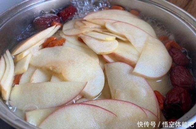 小孩内热上火,用苹果加这2种食材煲糖水,甜润