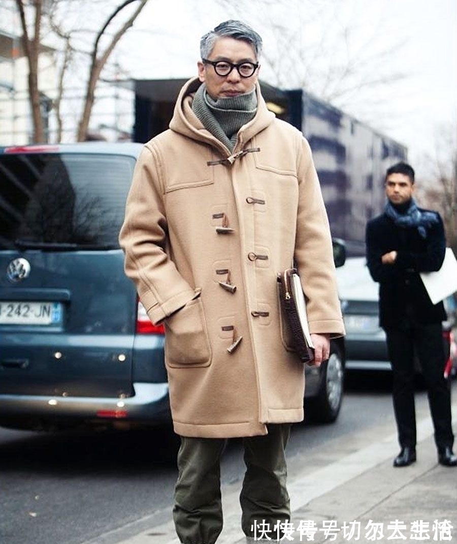 loro 卷福基努里维斯,在打造绅士这点上心有灵犀