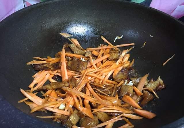 白菜腌肉面,简单的做法,完美的营养组合