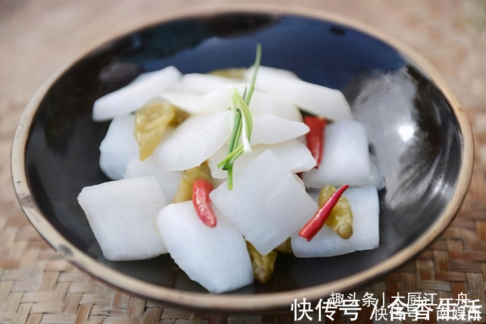 脆嫩|腌白萝卜时，掌握这三个诀窍，萝卜脆嫩又好吃，你还不知道吗