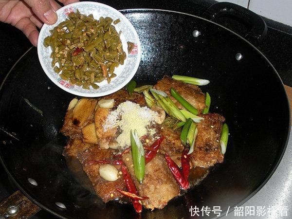 好吃|带鱼最好吃的做法,简单又不腥,吃一口满嘴香,比红烧带鱼还美味