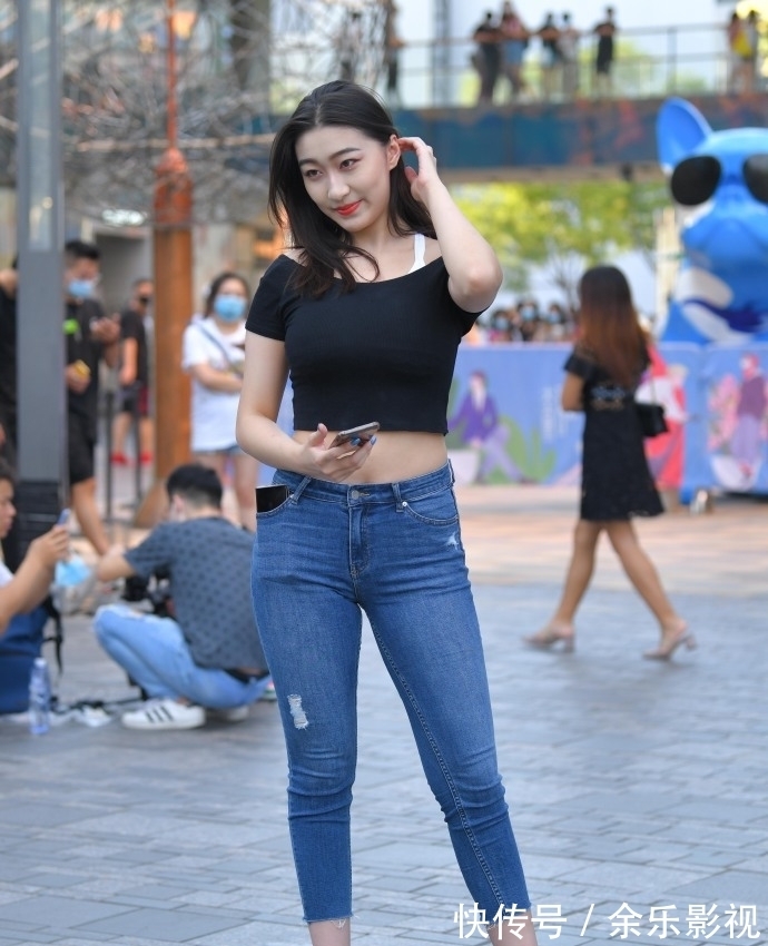 姐姐 微胖姐姐的时尚修身裤，轻松隐藏“小肉肉”，大方展现气质美！