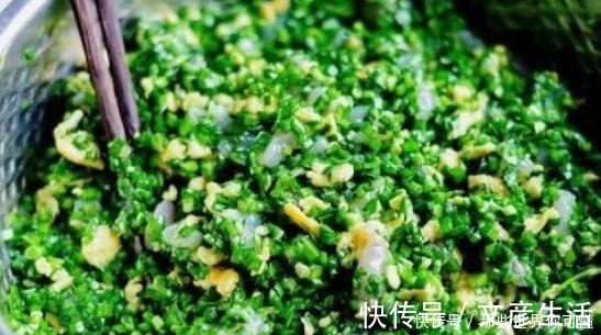 饺子|调韭菜饺子馅,最怕放多了盐,加点“它”,饺子香嫩少出水!