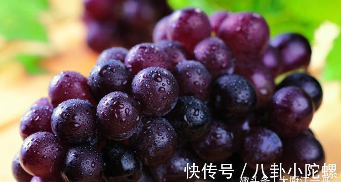 补水|三伏天,女人若不差钱,多吃这5种碱性水果,营养补水显年轻