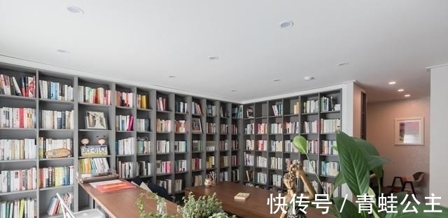 卡座|240㎡足足有4个书房,一家几口各用各的,互不打扰,越看越大气