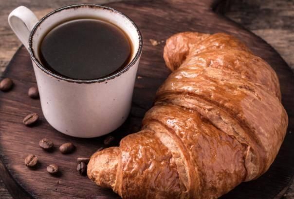 甜食|孩子睡觉前宁可饿着也不要碰这4种食物,容易积食不长个