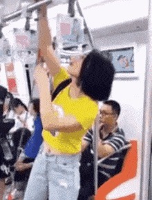 |搞笑GIF段子:关键时刻要懂得随机应变,尤其是面对强者的时候