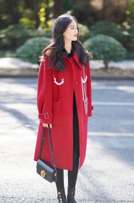 鹅黄色 天寒地冻,不妨试一试这几款大衣,时髦精们都爱穿,温暖又洋气!