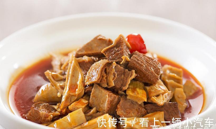 炖牛肉时，牢记“3放2不放”，牛肉软烂入味不腥不柴，越吃越解馋