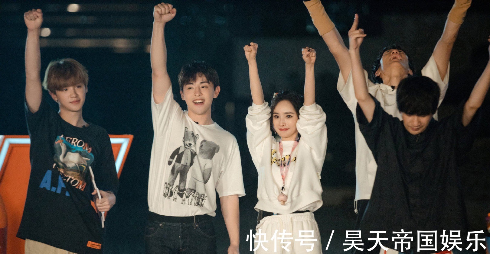 蜜桃团|作为一档网络综艺，它凭什么一直那么火连续三季位列热榜前三！