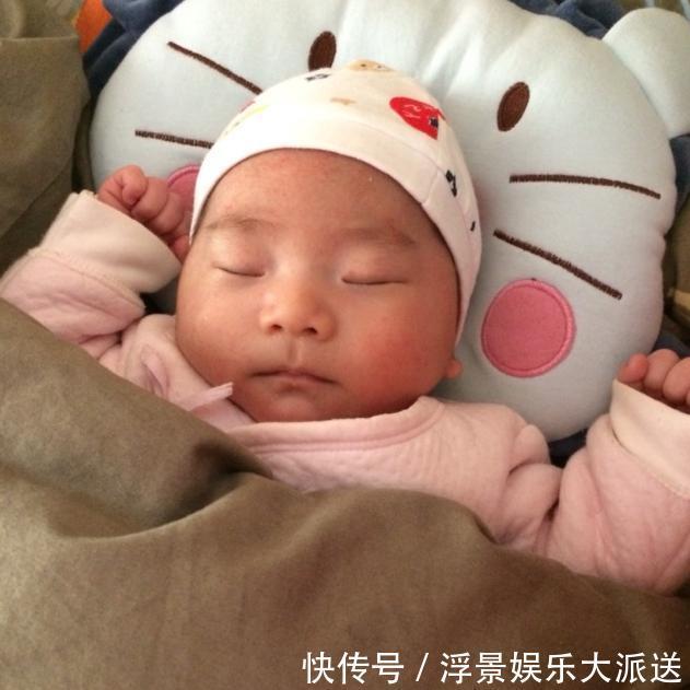 小宝宝|宝宝多大时候才要用“枕头”很多父母用错,伤了孩子还不自知