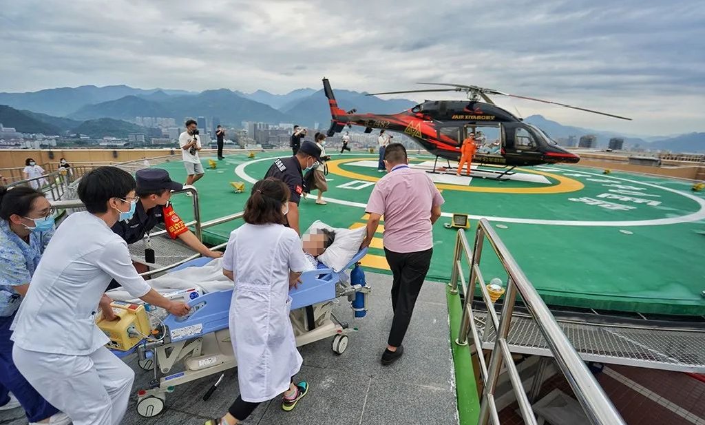 浙二医院|空中救援！丽水70岁患者顺利前往杭州救治~