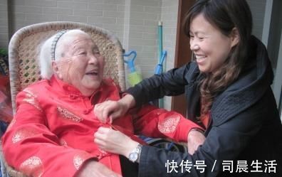 好习惯|寿命长的人,晚餐常有3个好习惯,若你都有,恭喜你很健康