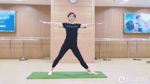 10个青少年瑜伽动作，改善含胸驼背等体态|健身成长手册 篇二十三：暑假特别定制 | 改善