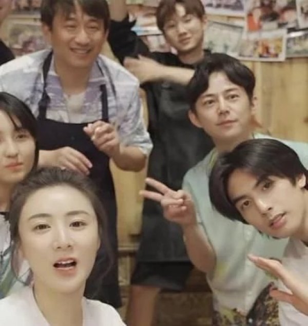 幸亏|幸亏张子枫还是小孩,不然这一举动足以被骂到退圈,艺人不易