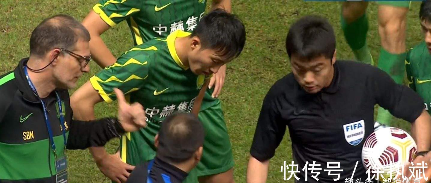 红牌|严惩晋鹏翔!中超上演恶意报复引20人围拢,慢镜头还原寒心一幕