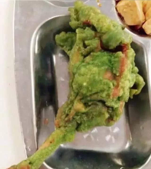 学生被食堂逼得胆大,原谅色鸡腿不敢吃,看完后,网友:敢吃的都是大神