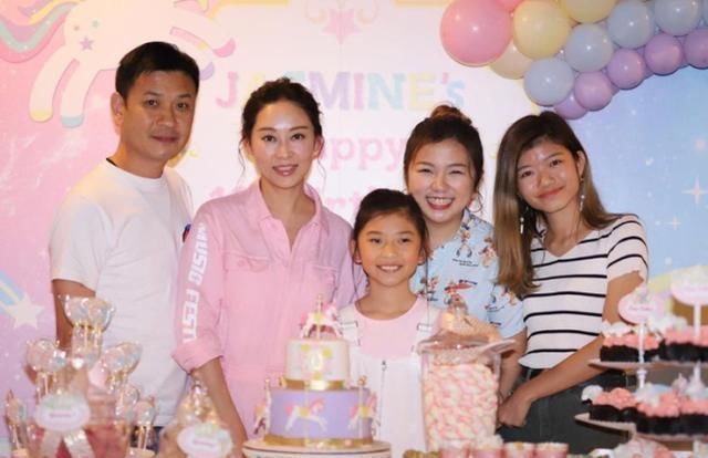 杨怡42岁姐姐近况曝光,与富豪相恋11年,