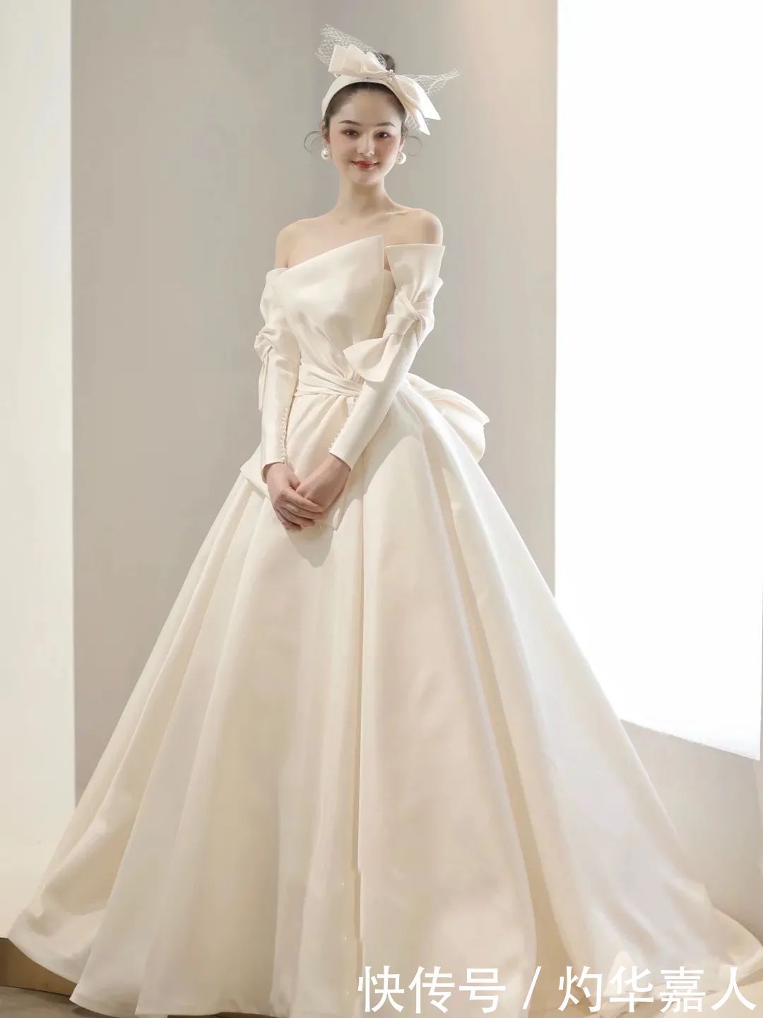 婚纱中的白月光丨那些气质女神都爱的缎面婚纱