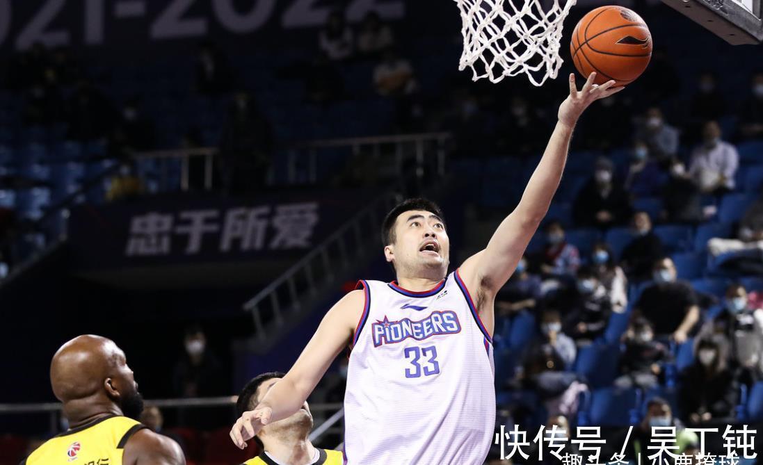 进攻端|令人失望!CBA2米21国手中锋再次受伤,高薪低能饱受争议