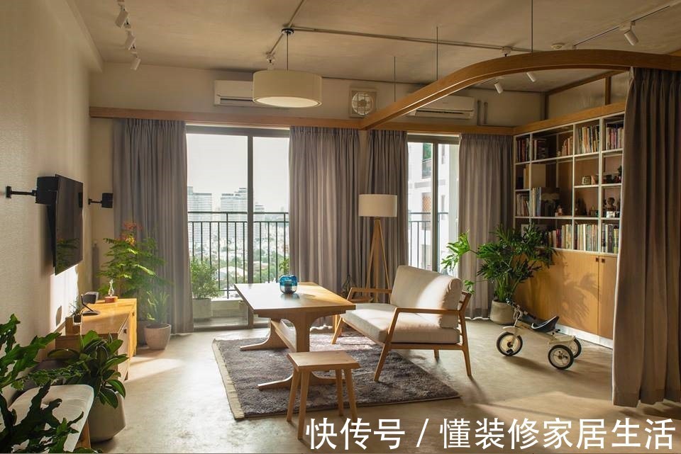 沙发|不吊顶、不铺砖、不买沙发,以餐桌为中心,这套房装修太有想法了