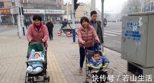 孕妇一次生下2个宝宝,丈夫还在高兴,医生却告知这不是双胞胎