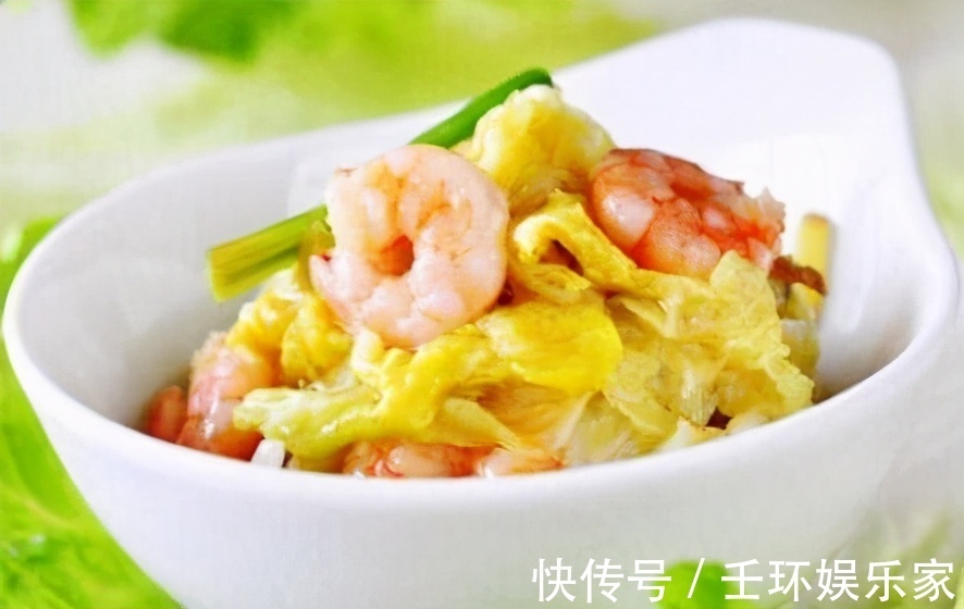 鲜菌奶白鲫鱼汤|每天不妨多吃三种美食,降压减脂,补肾健胃,越吃越年轻!