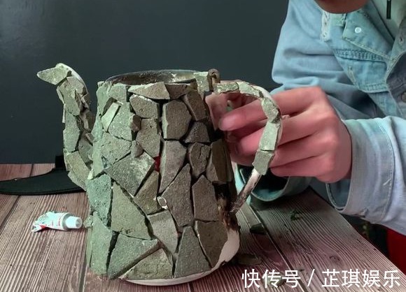 石头野草捡回家,胶水一粘变盆栽,比买的还好看!