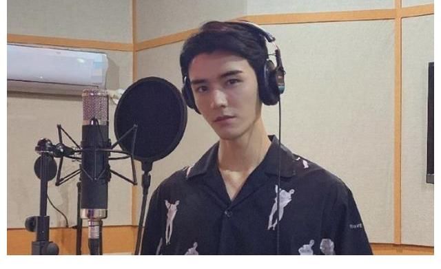 湖南衛(wèi)視跨年陣容真豪華，龔俊楊紫驚喜加盟，他連續(xù)9年登臺