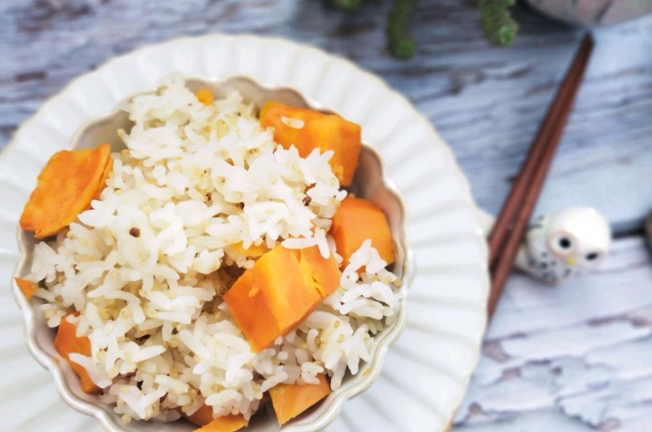 藜麦|米饭这么蒸,又香又软,低糖又健康,1次吃2碗也不担心胖