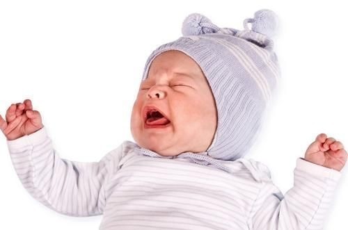 不适感|为什么宝宝困想睡觉都要哭闹一下?直接睡不好吗?