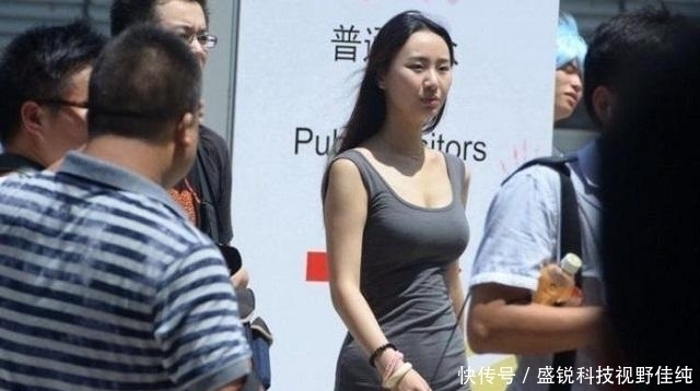 穿这款裙子要注意避开的雷区,这个款不是什么身材都可以驾驭滴