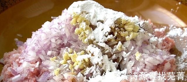 养胃|菜市场碰到它别手软，买几斤，搅一搅搓成球，上锅一蒸，健脾养胃！