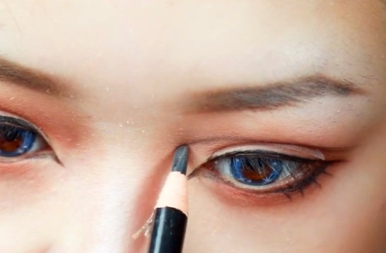 圆脸女孩仿妆“王者诸葛亮”,开始:脸盘子有点大,结局:开黑吗?