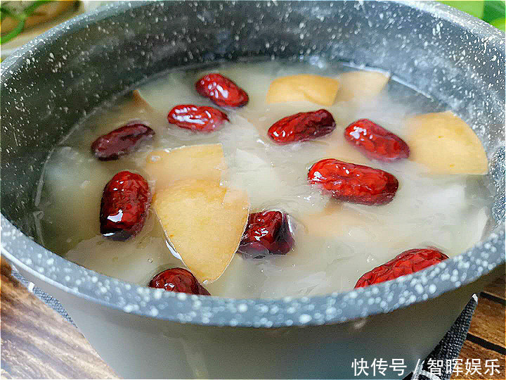 适合秋天的一种水果!比葡萄桔子养人,4块钱1斤,不懂吃可惜了