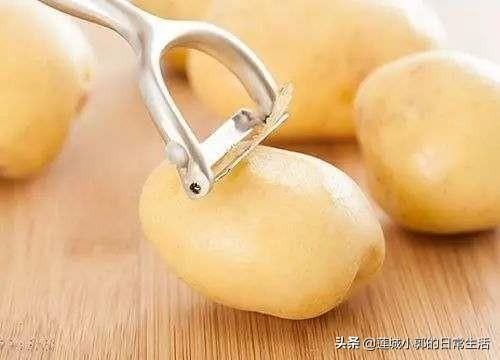 妙用|土豆在裤子上擦一下,解决了好多人的大烦恼,还不清楚就吃大亏了
