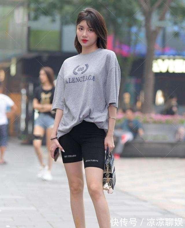 时尚|美女一袭时尚的打底裤,简单却很个性,简单有型