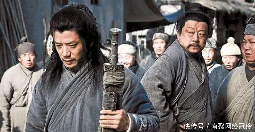 杀韩信|韩信到底是怎么死的？刘邦许他三不杀，最后却被削尖的竹子捅死了