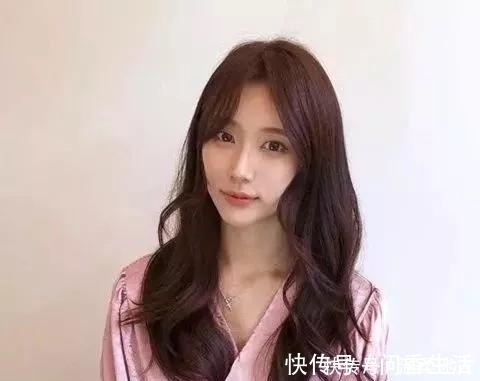 脸型|让你时尚气质倍增的发型,这样的女生中长发型你会中意哪款呢!