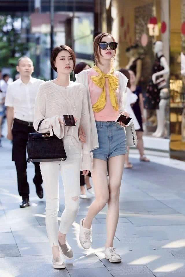 女人味 女神范的连衣裙穿搭,时髦又减龄,展现一种清新自然的美