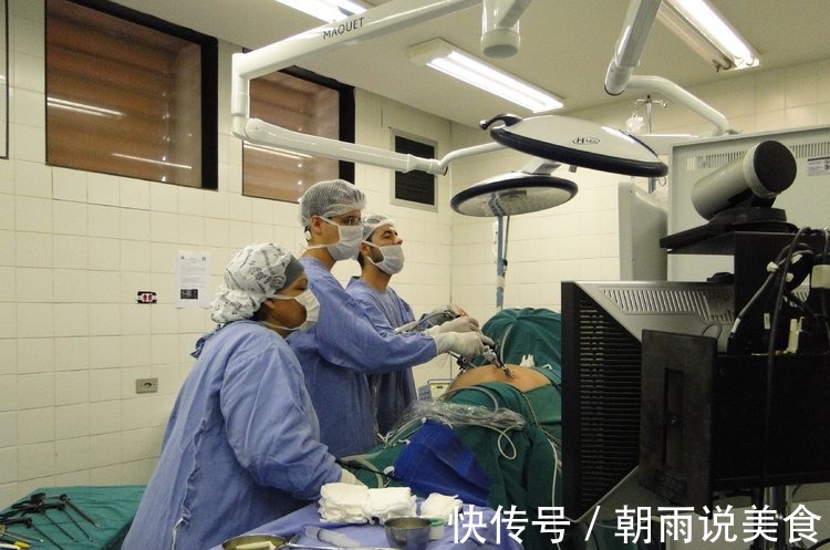 病变|提醒中老年人是癌症“预备军”出现5种表现,该做做检查了